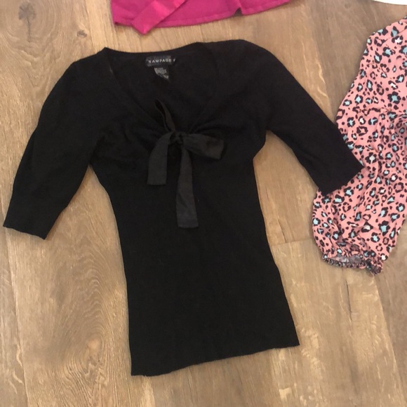 BUNDLE OF 4 BLOUSES/TOPS LOT. - Picture 4 of 5